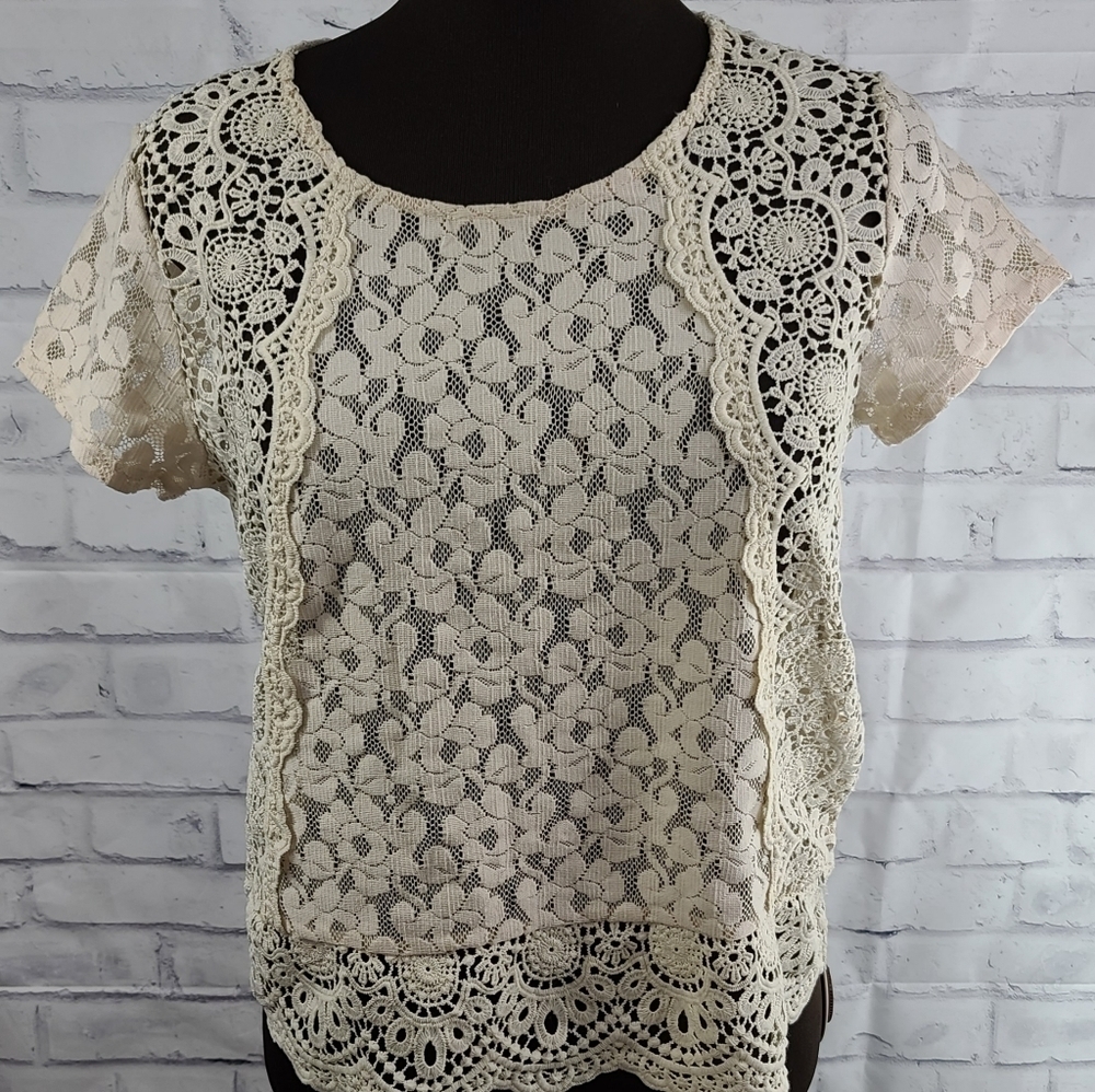 Hint of Mint lace top, sz med